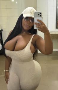 637992058: Chica busca chico en Sevilla