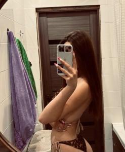 672838474: Chica busca chico en Sevilla