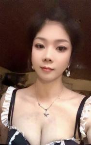 623425997: Chica busca chico en Barcelona