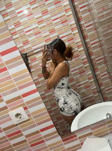 647210209: Chica busca chico en Valencia