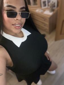 613898305: Chica busca chico en Alicante