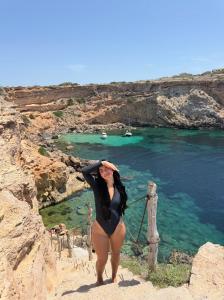 665422674: Chica busca chico en Gerona