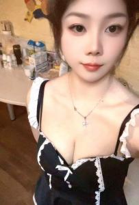 623425997: Chica busca chico en Barcelona