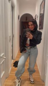 631883854: Chica busca chico en Almería
