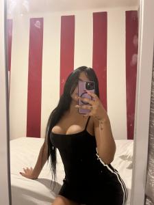 611396394: Chica busca chico en Barcelona