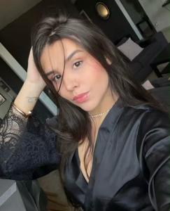 643917300: Chica busca chico en Pontevedra