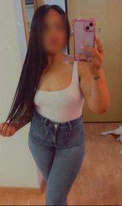 631384463: Chica busca chico en Madrid