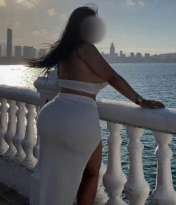 643890957: Chica busca chico en La Coruña