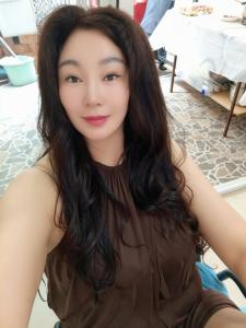 664230616: Chica busca chico en Barcelona