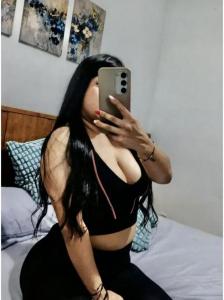 745093142: Chica busca chico en Ibiza