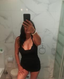 743095406: Chica busca chico en Pontevedra