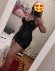667689011: Chica busca chico en Navarra