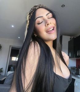 631700754: Chica busca chico en Mallorca