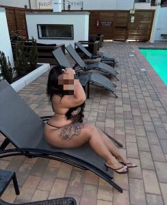 692636880: Chica busca chico en Barcelona