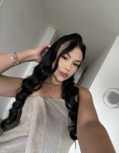 667414231: Chica busca chico en Barcelona