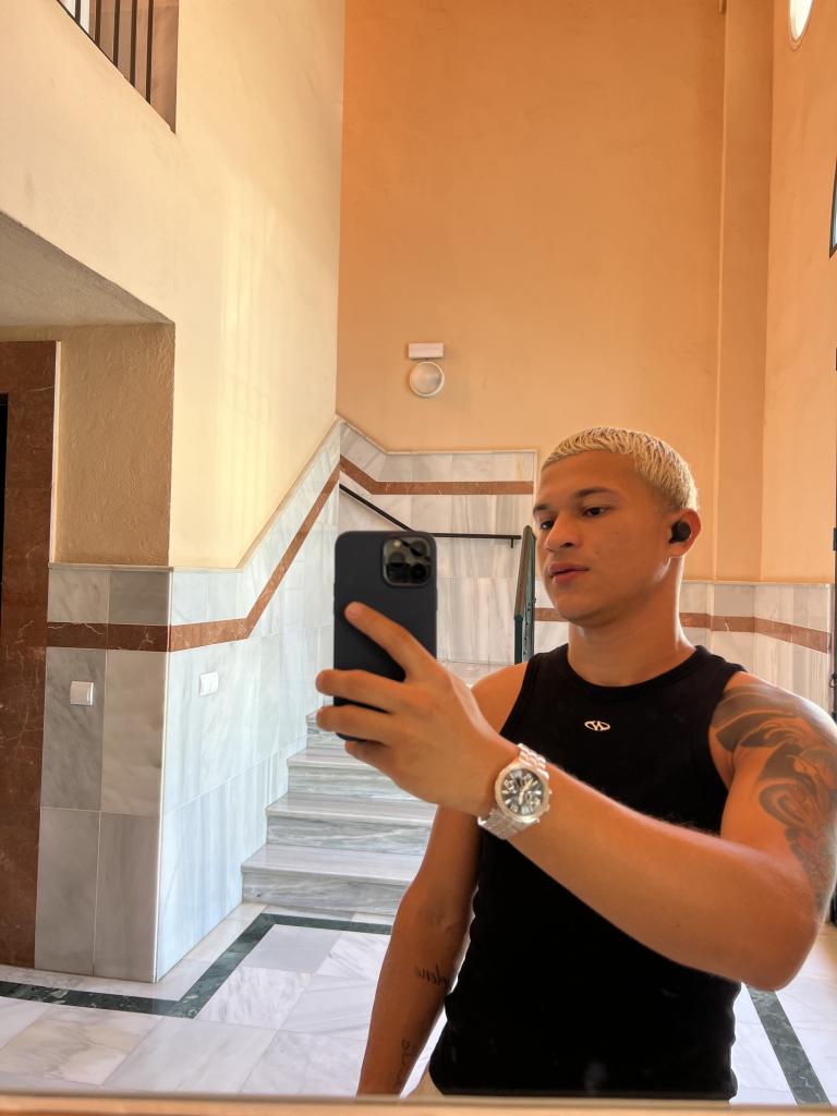 604295307: Chico busca chica en Málaga