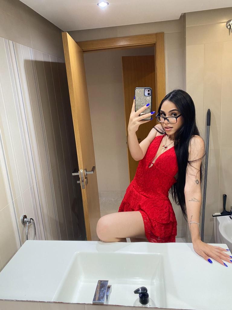 Chica busca chico en Málaga: Chica busca chico