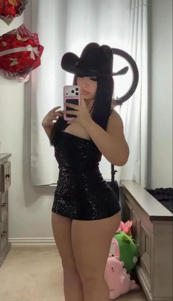 613880187: Chica busca chico en Barcelona