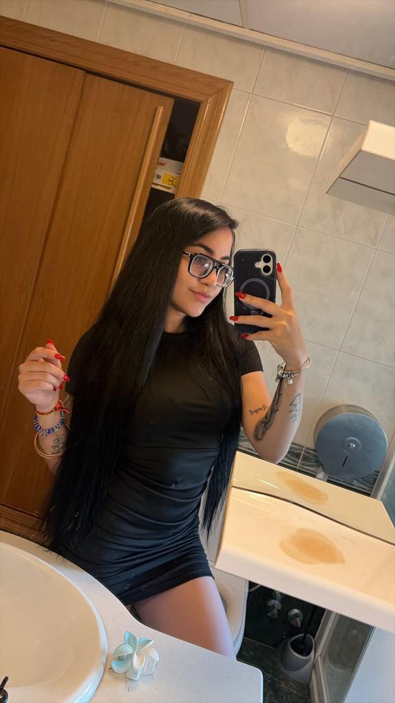 Chica busca chico en Ibiza: 