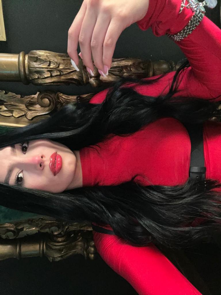 613325767: Chica busca chico en Barcelona
