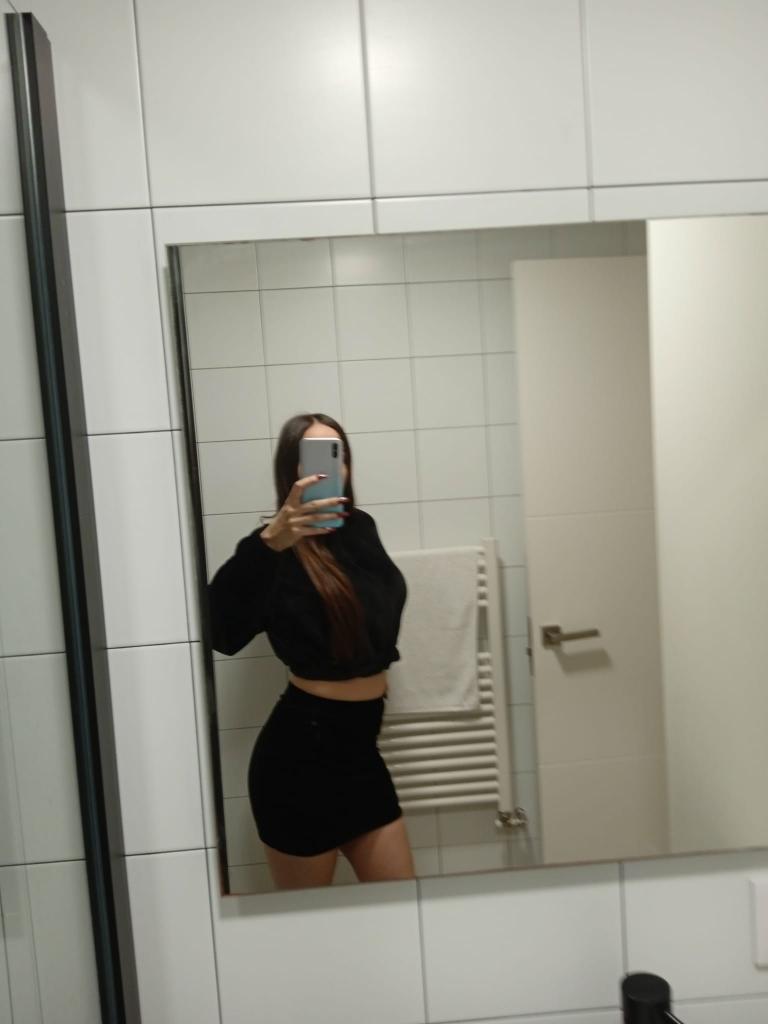 671787800: Chica busca chico en Melilla