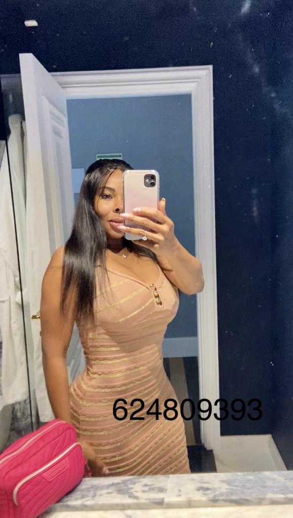 624809393: Chica busca chico en La Coruña