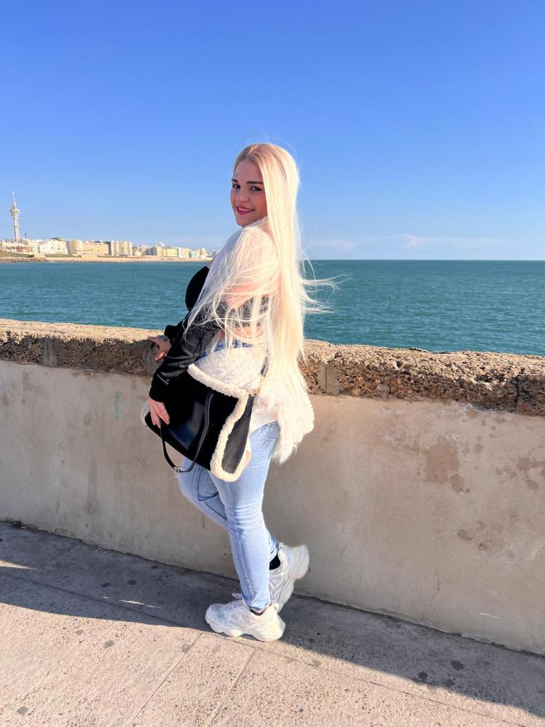 600671211: Chica busca chico en Cádiz