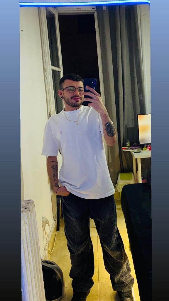674659551: Chico busca chica en Barcelona