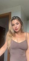 677375078: Chica busca chico en Barcelona