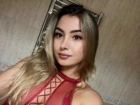 677375078: Chica busca chico en Barcelona
