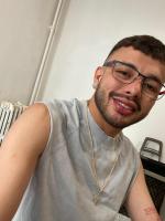 674659551: Chico busca chica en Barcelona