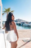 670647800: Chica busca chico en Ibiza