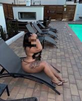 692636880: Chica busca chico en Barcelona