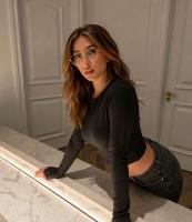 664874220: Chica busca chico en Madrid