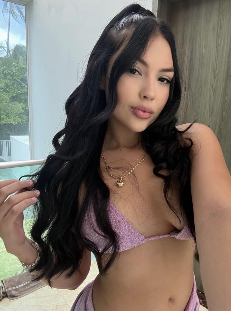 667414231: Chica busca chico en Barcelona