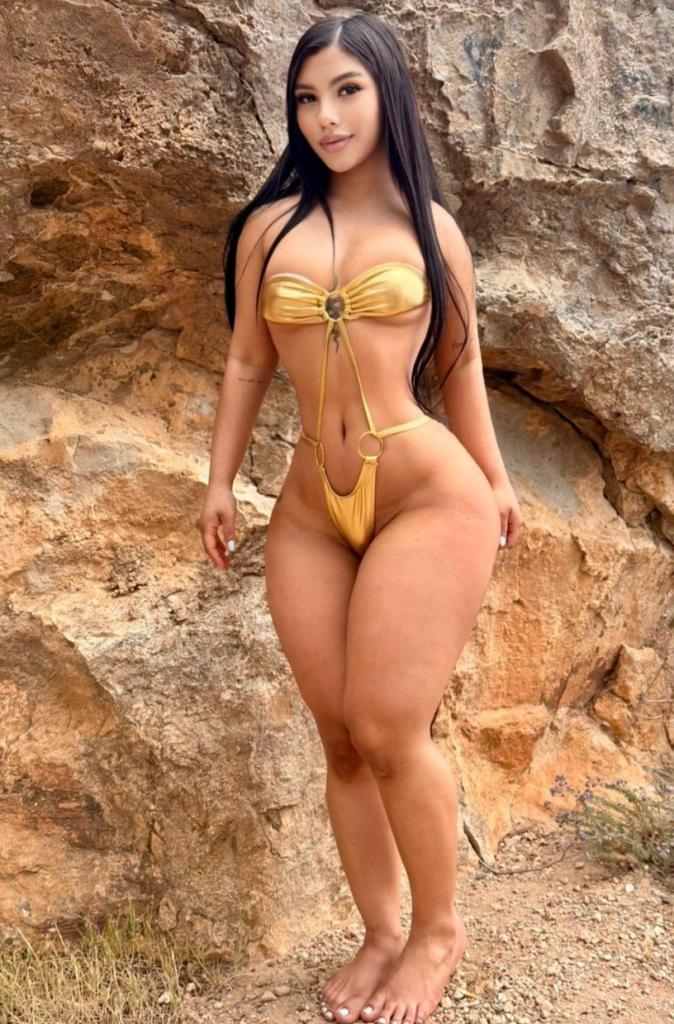 631700802: Chica busca chico en Ibiza