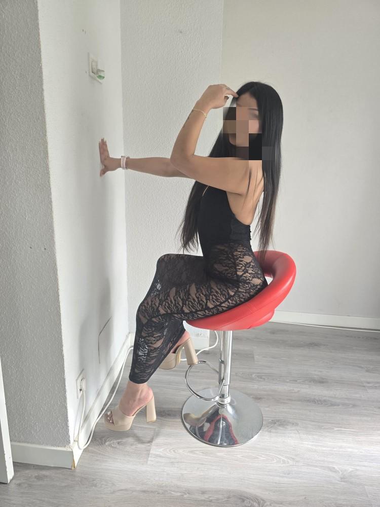 630978452: Chica busca chico en Madrid