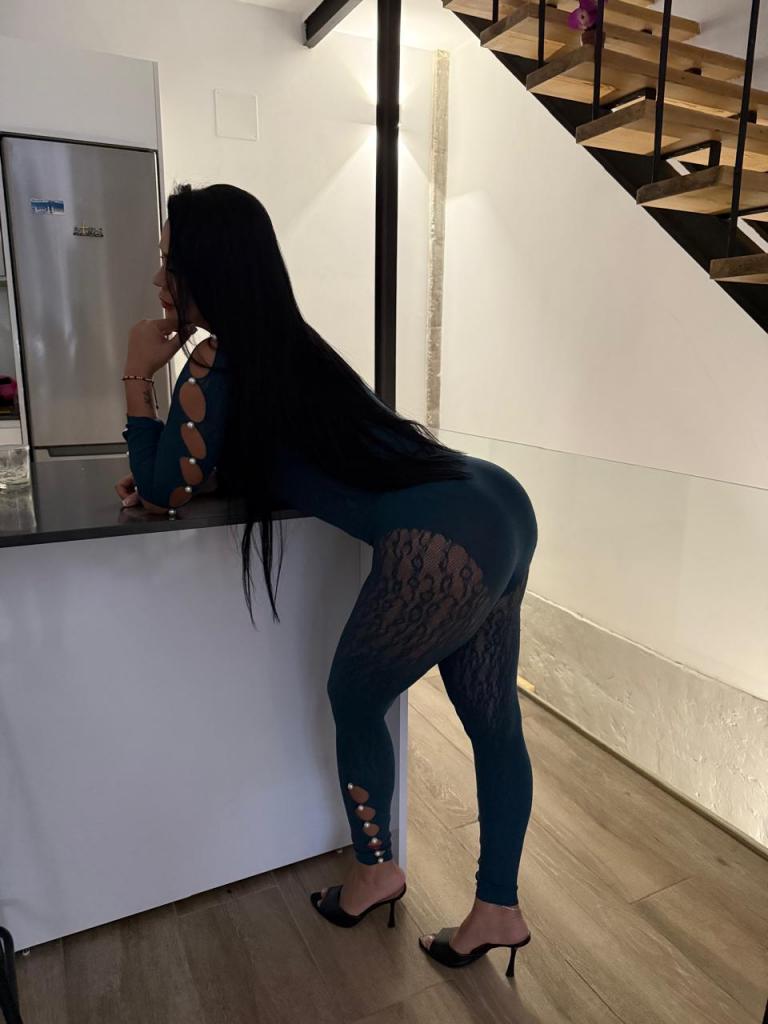 610402298: Chica busca chico en Madrid