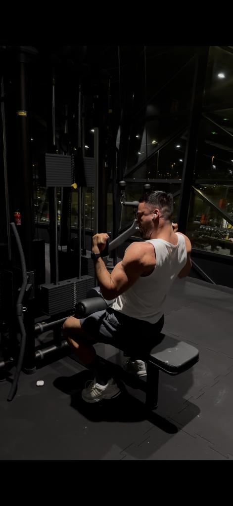 613875975: Chico busca chica en Alicante