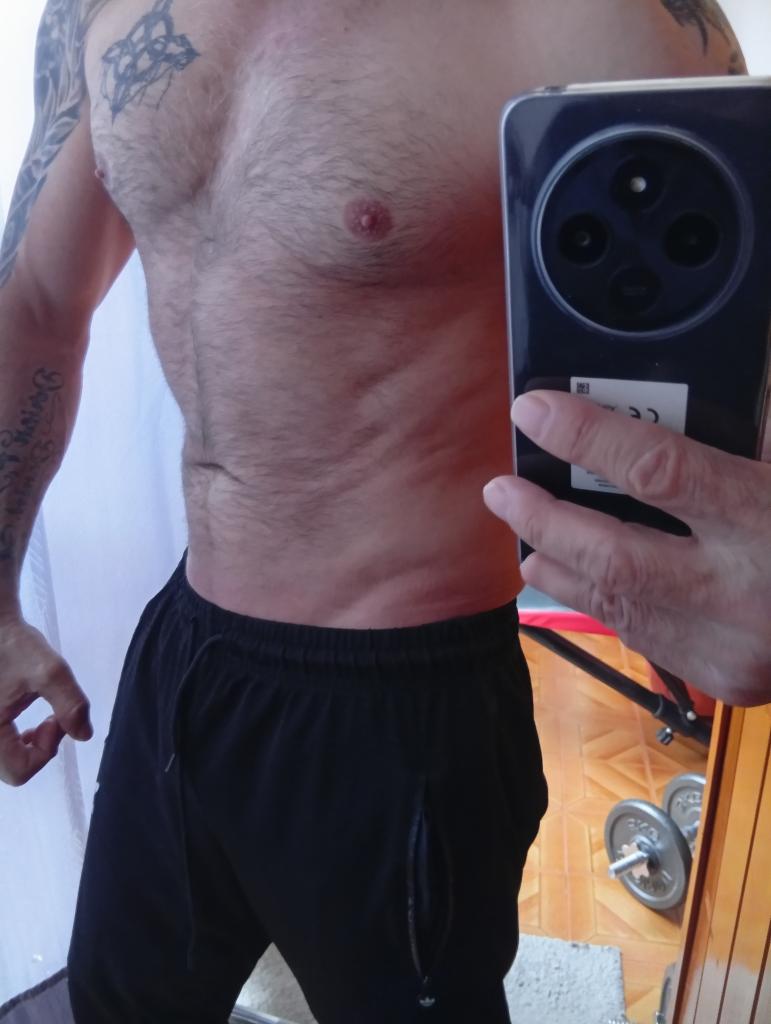 Chico busca chica en Granada: 