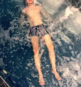 Chico busca chica en Sevilla: 