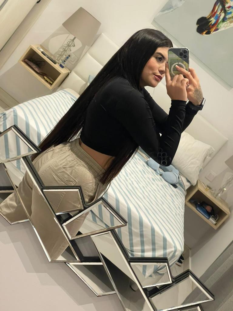 643810228: Chica busca chico en Cádiz