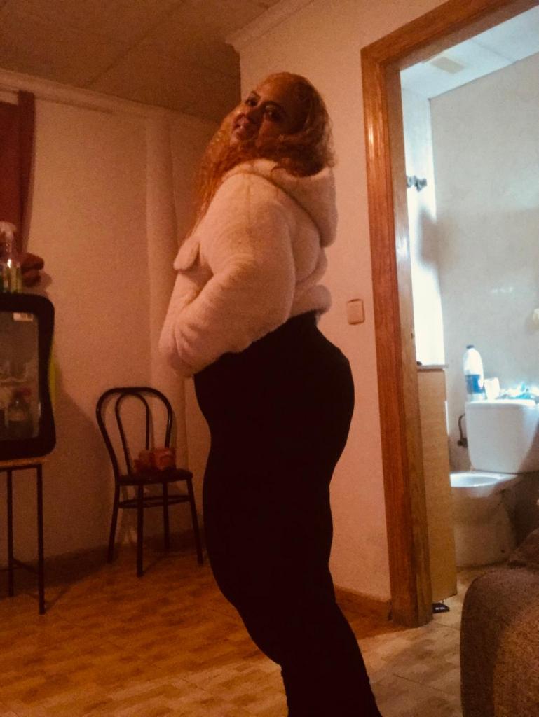 614705588: Chica busca chico en Murcia