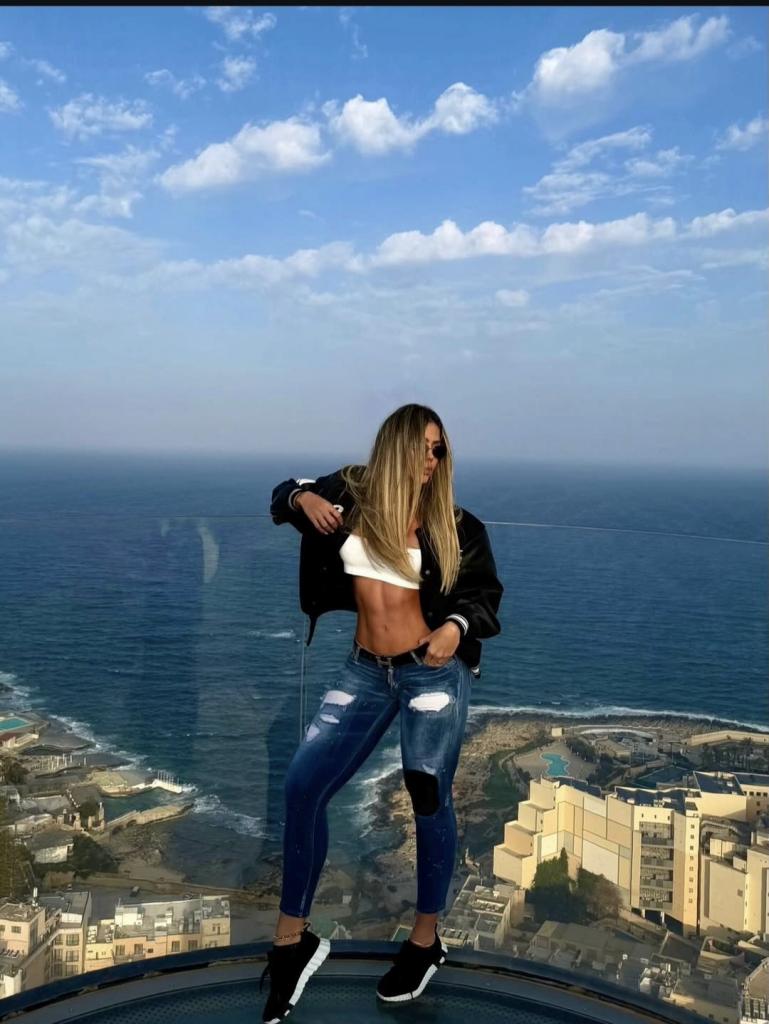 Chica busca chico en Tenerife: 