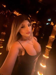 631518134: Chica busca chico en Gerona