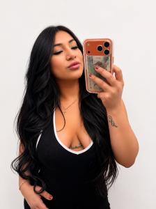 745061824: Chica busca chico en Madrid