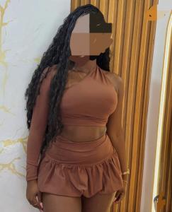 604209550: Chica busca chico en Barcelona