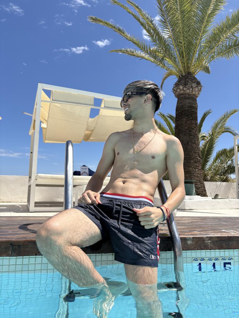 663936078: Chico busca chica en Ibiza
