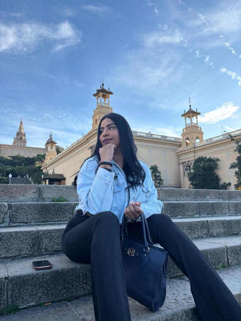 613865183: Chica busca chico en Barcelona