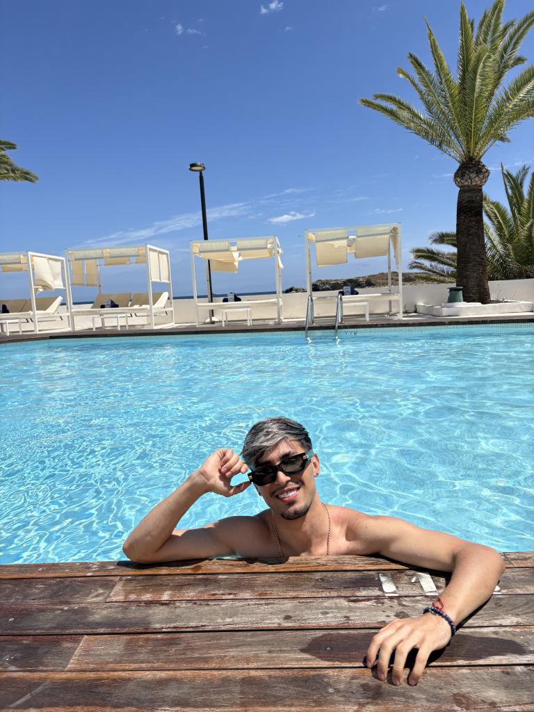 Chico busca chica en Ibiza: 